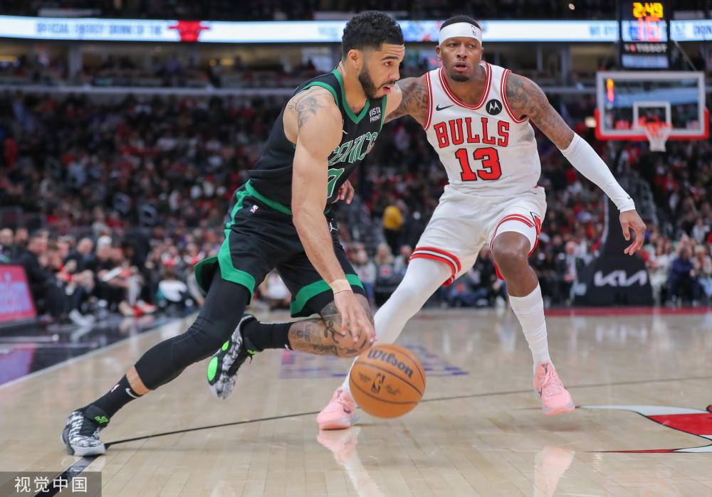 他在球场上 他在球场上