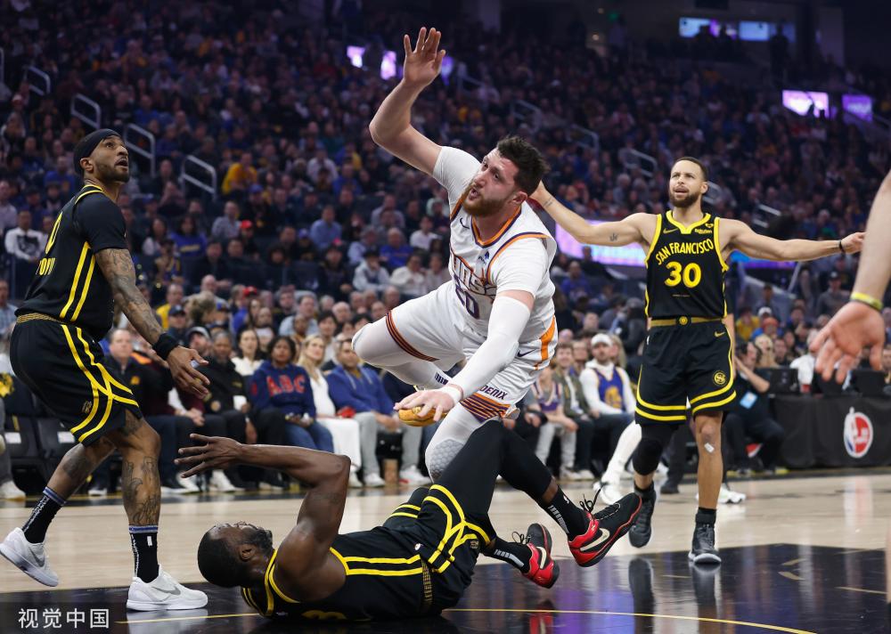 展现出强大 展现出强大