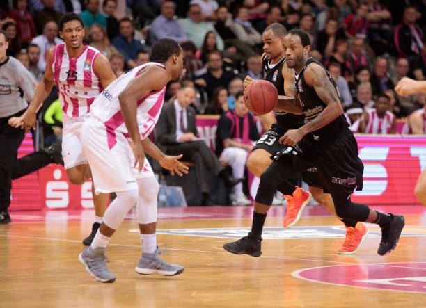 也反映出球 也反映出球